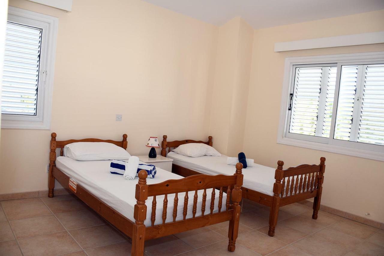 Villa Daryah Sirina Bay โปรทาราส ภายนอก รูปภาพ