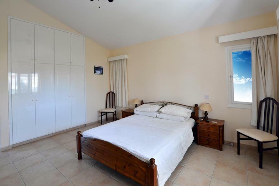 Villa Daryah Sirina Bay โปรทาราส ภายนอก รูปภาพ