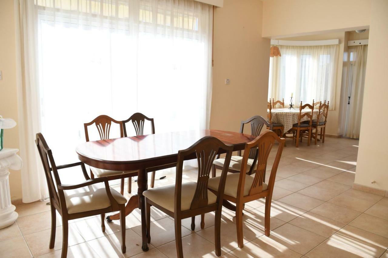 Villa Daryah Sirina Bay โปรทาราส ภายนอก รูปภาพ